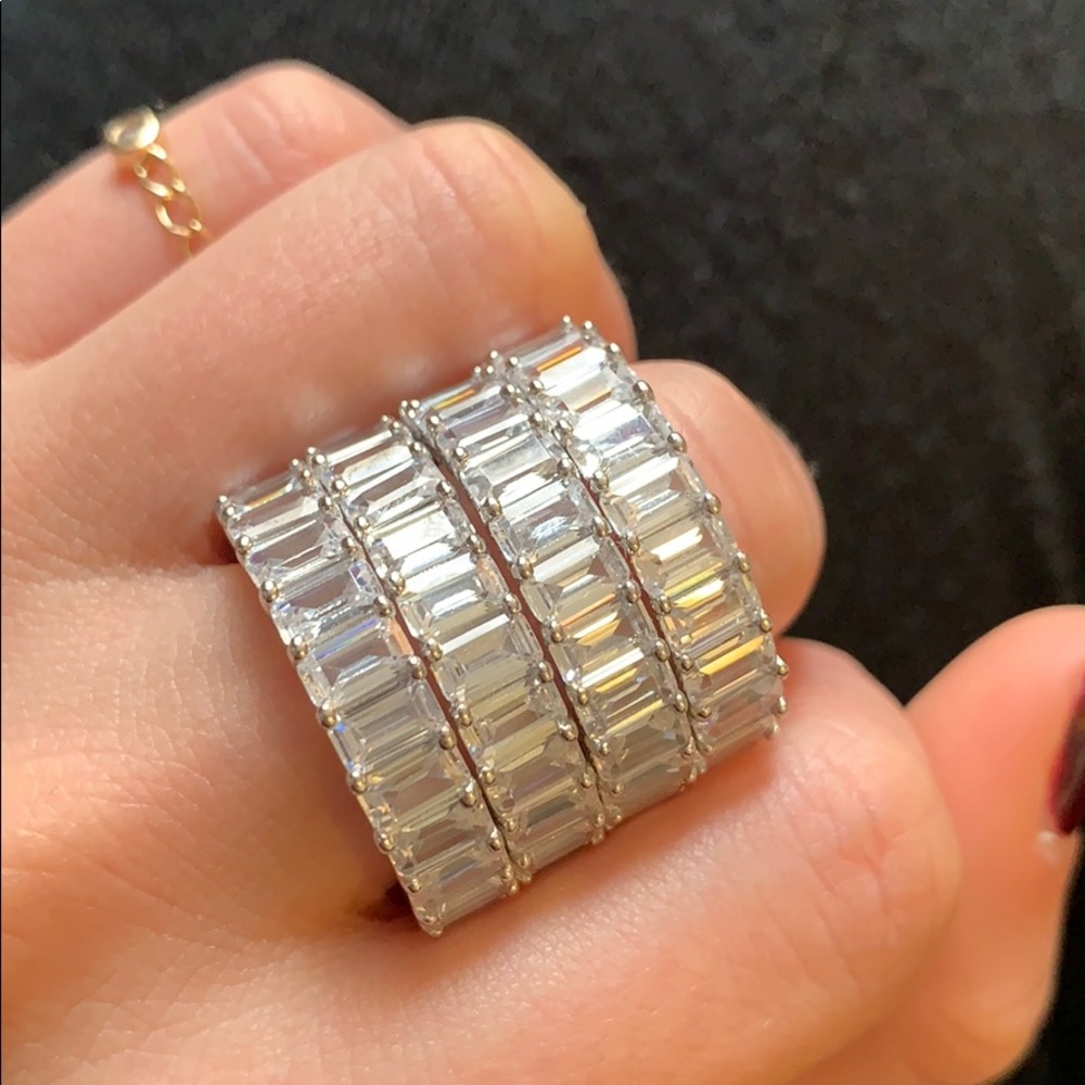 BAGUETTE ETERNITY BAND